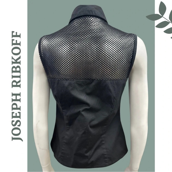 Joseph Ribkoff Sleeveless Button Front
Top Black Meah Yoke  Detail Size 4 - Picture 5 of 9